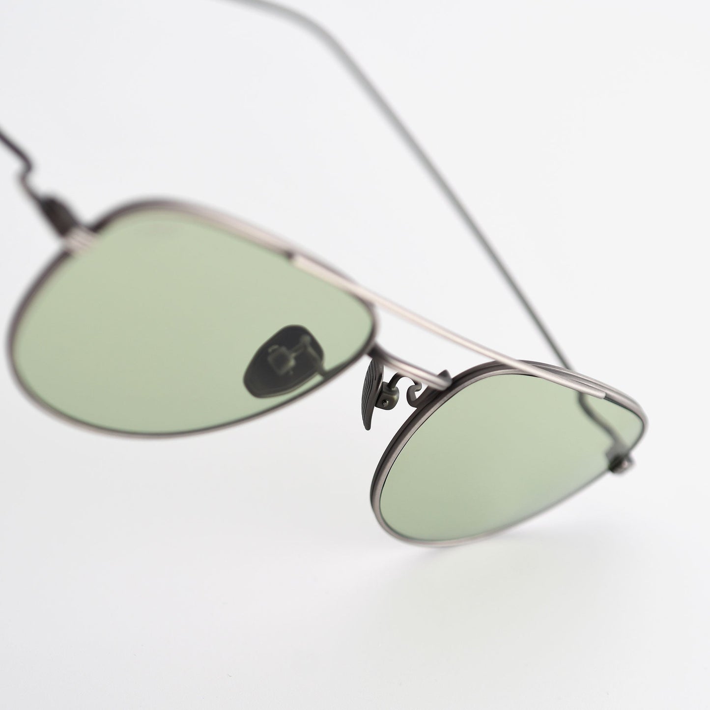 Echo Compact Titanium Aviator